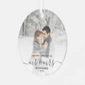 初めてのクリスマス 結婚記念 カスタム写真 グレー スクリプト メタルオーナメント (正面左)