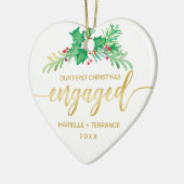 初めてのクリスマスHolly婚約した金ゴールドスクリプトの写真 セラミックオーナメント (左)