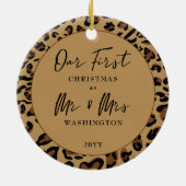 初めてのクリスマスMr. & Mrs. Leopard Print写真 セラミックオーナメント (裏面)
