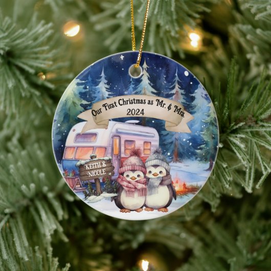 初めてのクリスマスRVキャンピングカップル新婚 セラミックオーナメント (ツリー)