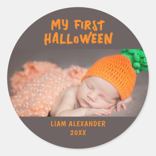 初めてのハロウィンの赤ちゃんの写真 グレー ラウンドシール (正面)