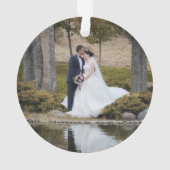 初めての結婚後のクリスマス 2枚の写真 モダン オーナメント (裏面)