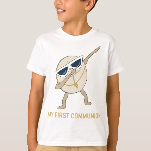 初めての聖体拝領をするダビングウェハー カトリック Tシャツ (正面)