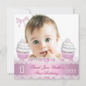 初めての誕生日 女の子 白 ピンク カップケーキ 赤ちゃん 3 招待状 (正面)