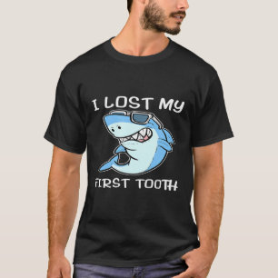 初めて歯失ったのサメ器具を小児科で売る Tシャツ