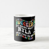 初めもして君はNylaを使おうとしない コーヒーマグカップ (中央)