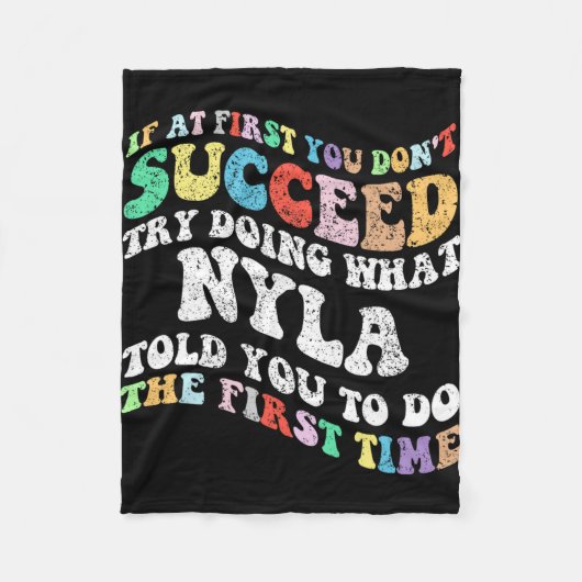 初めもして君はNylaを使おうとしない フリースブランケット (正面)