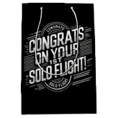 初単独飛行おめでとう ミディアムペーパーバッグ (正面)