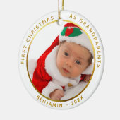 初孫のクリスマス　祖父母の金色ベビー写真 セラミックオーナメント (左)