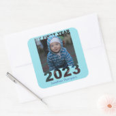 初年度2023年切り出しモダンベビー写真青 スクエアシール (封筒)