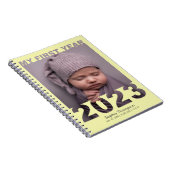 初年度2023年切り出しモダンベビー写真黄 ノートブック (右側)