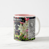 初期春の花のフレームあなたの写真を追加 ツートーンマグカップ (正面右)