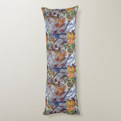 初雪の冬のシーンCamouflage 絵画's ボディピロー (裏面 (縦))