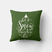 別の場所で雪に森の緑の休日 クッション (裏面)