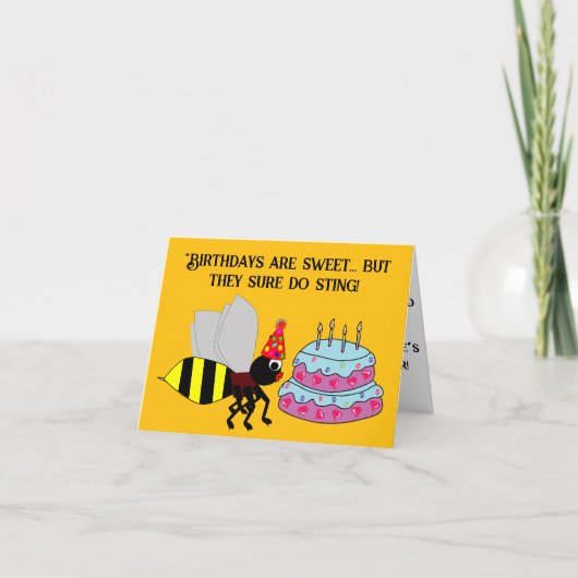 別の年にブズブズ:おもしろい Wasp誕生日 カード (正面)