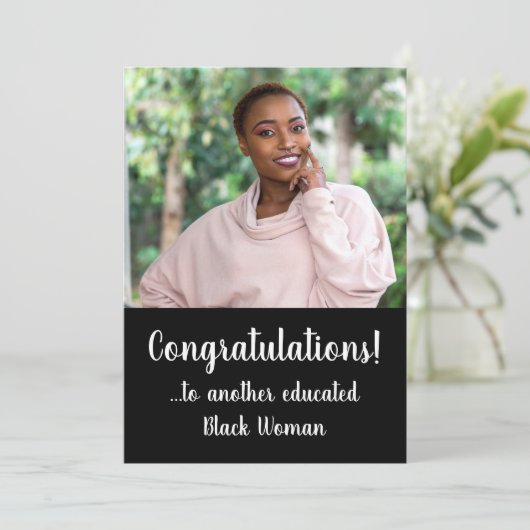 別の教育を受けた黒人の女性の写真卒業 招待状 (スタンド正面)