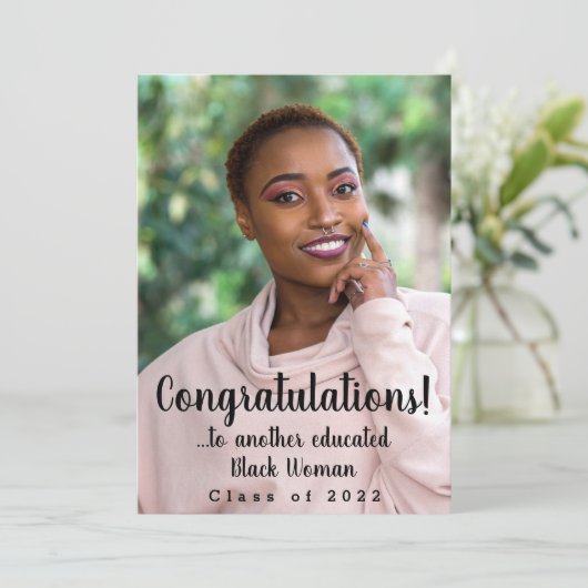 別の教育を受けた黒人女性2022年の卒業写真 招待状 (スタンド正面)