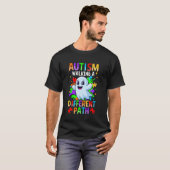 別の道を歩く自閉症 Tシャツ (正面フル)