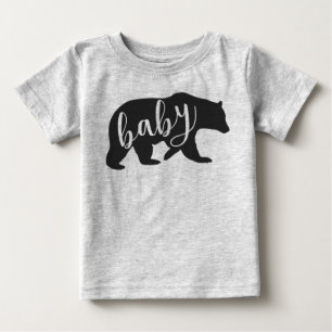 利用できるベビーくまのTシャツはまたママおよびパパです ベビーTシャツ
