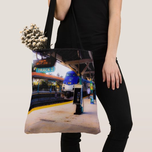 到着トラック2 トートバッグ (クローズアップ)