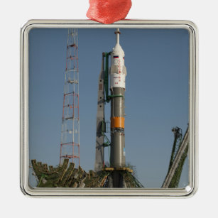 到着直後にソユーズのロケット メタルオーナメント