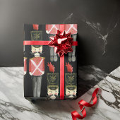 制服の黒と赤のくるみ割り兵士 ラッピングペーパー