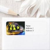 制服を着た消防士のヘルメット ラベル (インサイチュ)