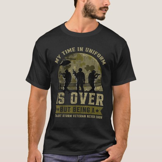 制服を着た私の時間は終わったが、砂漠の貯蔵庫だった Tシャツ (正面)