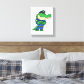 制服を着た警官としてのワニ キャンバスプリント (インサイチュ (寝室))