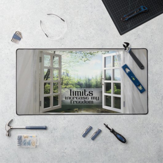 制限は私の自由を増加 – モチベーション肯定 デスクマット (ワークステーション)