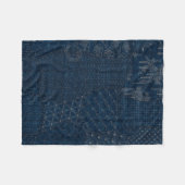 刺し子スタイル刺しゅうデザイン- フリースブランケット (正面(横))