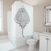 刺激を受けたなアカエイのトーテム シャワーカーテン (インサイチュ)