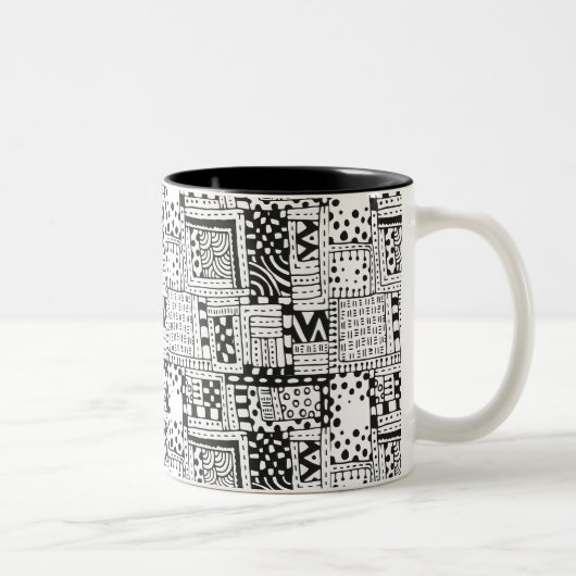 刺激を受けたなインディアンの抽象芸術の姿 ツートーンマグカップ (右)