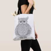 刺激を受けたなフクロウの鳥のトーテム2 トートバッグ (クローズアップ)