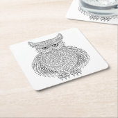 刺激を受けたなフクロウの鳥のトーテム スクエアペーパーコースター (アングル)