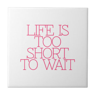 刺激、インスピレーション、知恵の単語。 引用文 タイル