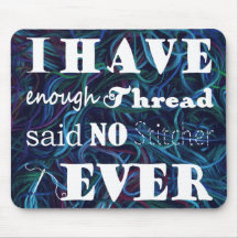 刺繍が不十分な糸のスティッチャ工芸品の暗い