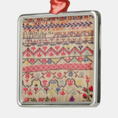 刺繍のサンプラー メタルオーナメント (左)