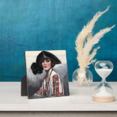 刺繍のブラウスを着た女性 フォトプラーク (インサイチュ)