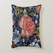 刺繍の濃紺の珊瑚のピンクの花のシャクヤク アクセントクッション (正面(垂直))