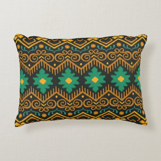 刺繍イカット生地エスニックデザイン アクセントクッション (正面)