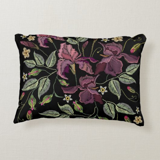 刺繍パープルアイリス黒い背景。 アクセントクッション (裏面)