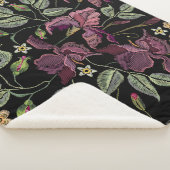 刺繍パープルアイリス黒い背景。 シェルパブランケット (3/4)