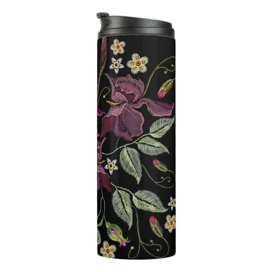 刺繍パープルアイリス黒い背景。 タンブラー (回転右)