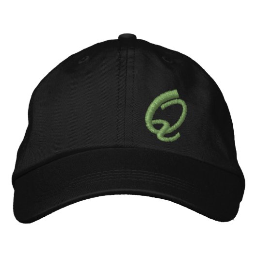 刺繍モノグラムレターQイニシャル 刺繍入りキャップ (正面)