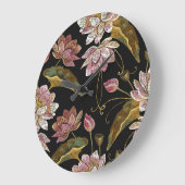 刺繍蓮の花シームレスなパターン ラージ壁時計 (傾斜)