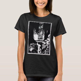 刺青された剣女性 Tシャツ