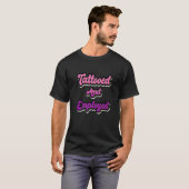刺青と雇用された刺青の女性 Tシャツ (正面フル)