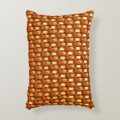 刻まれて汚れたオレンジ色の茶色のプレート アクセントクッション (正面(垂直))