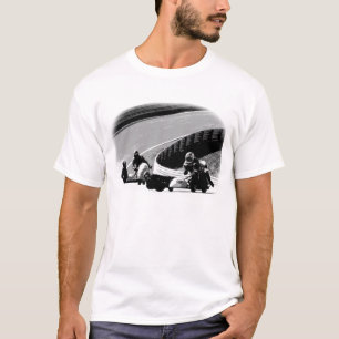 刻み目のracin tシャツ